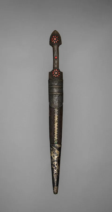 Dagger (Khanjali) with Scabbard — تصویر رکورد موزهٔ هنر کلیولند (دسترسی آزاد)