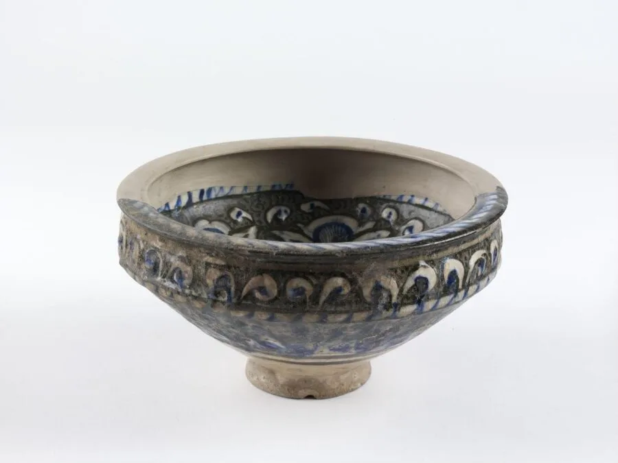 Bowl — تصویر رکورد موزهٔ ویکتوریا و آلبرت