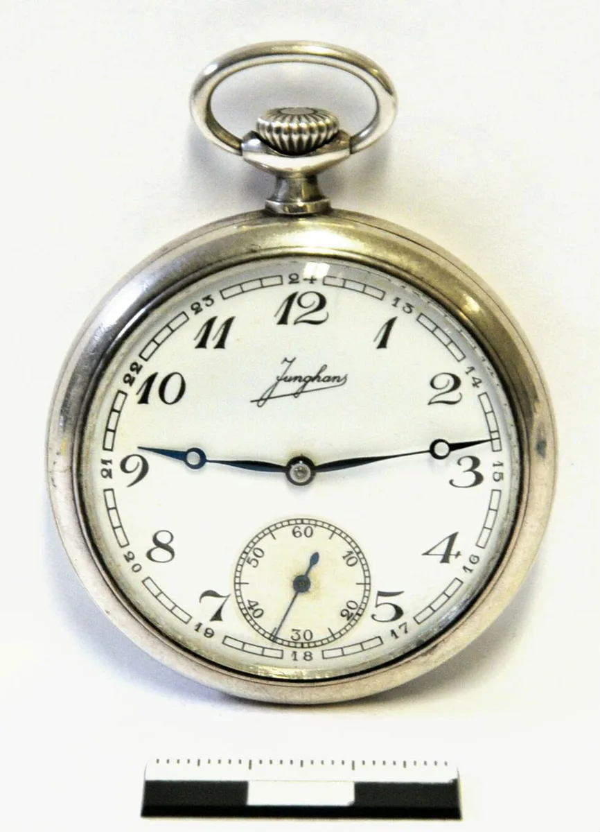 Taschenuhr von Johann Drosten für 25-jährige treue Mitarbeit von der Bergbau-AG Ewald-König Ludwig — تصویر رکورد یوروپیانا
