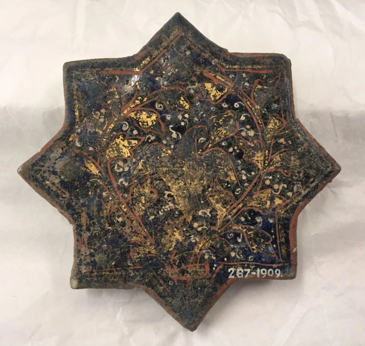 Tile — تصویر رکورد موزهٔ ویکتوریا و آلبرت
