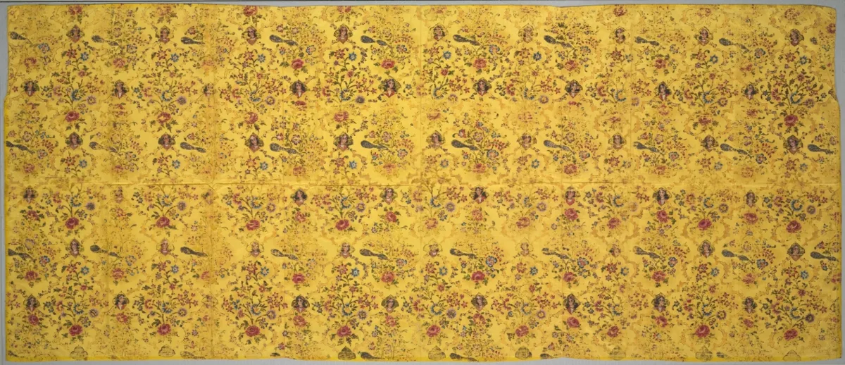 Wall cover with flora, peacocks, and portrait medallions — تصویر رکورد موزهٔ هنر کلیولند (دسترسی آزاد)