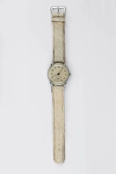 Armbanduhr, wohl Schweiz, um 1940 — تصویر رکورد یوروپیانا