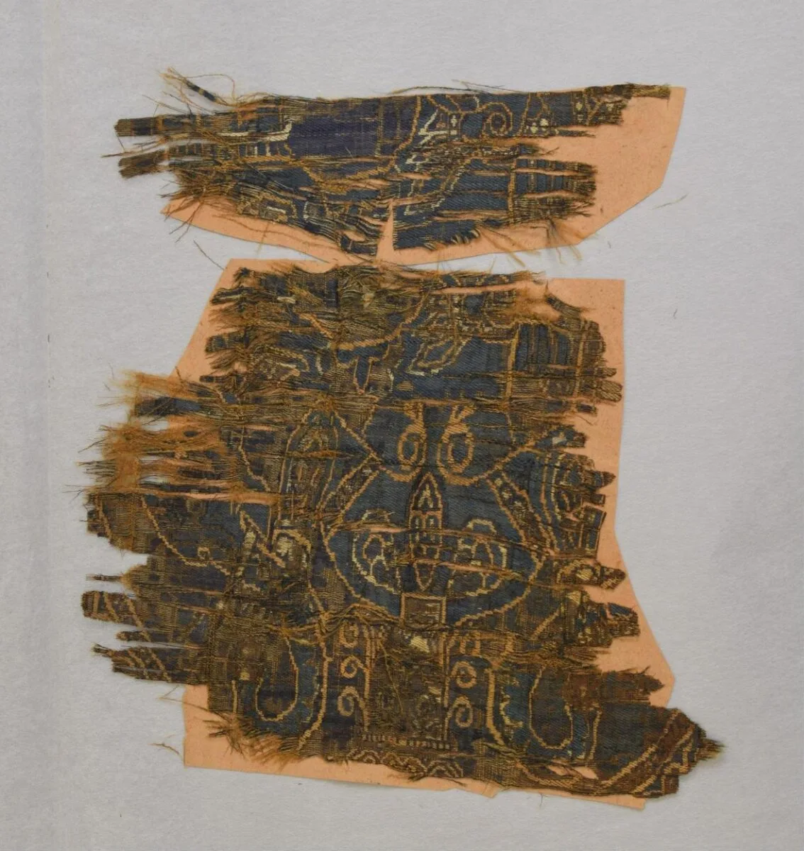 Textile fragment — تصویر رکورد موزهٔ ویکتوریا و آلبرت