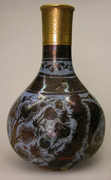 Bottle — نمای تکمیلی ثبتشده در رکورد موزه