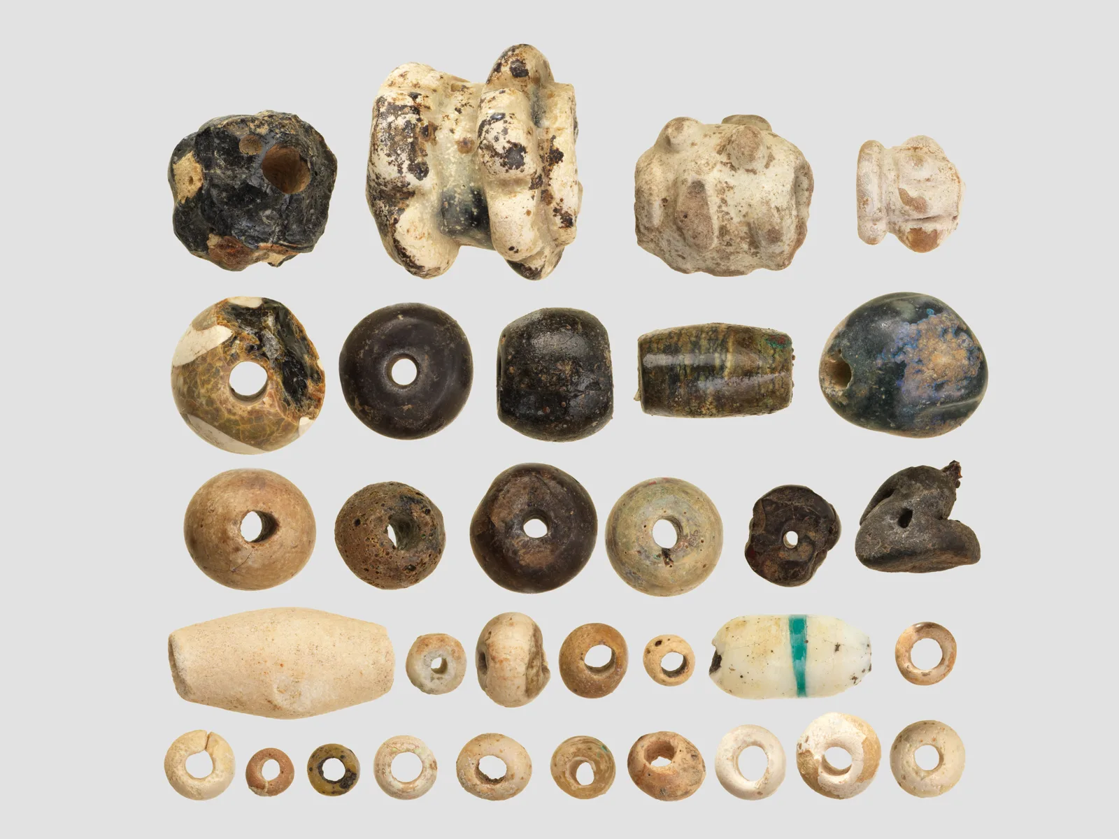 Beads — تصویر رکورد موزهٔ متروپولیتن (دسترسی آزاد)