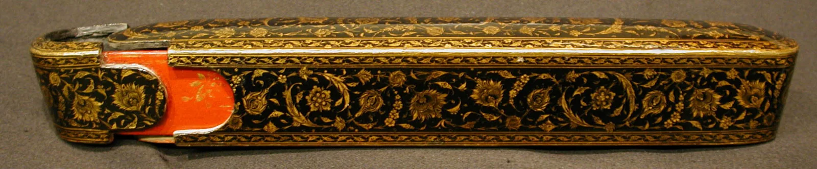Pen Box (Qalamdan) — تصویر رکورد موزهٔ متروپولیتن (دسترسی آزاد)