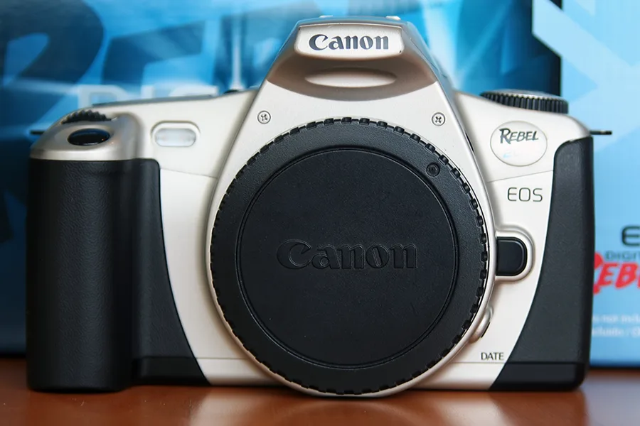 Canon EOS 300 — تصویر رکورد ویکی‌داده