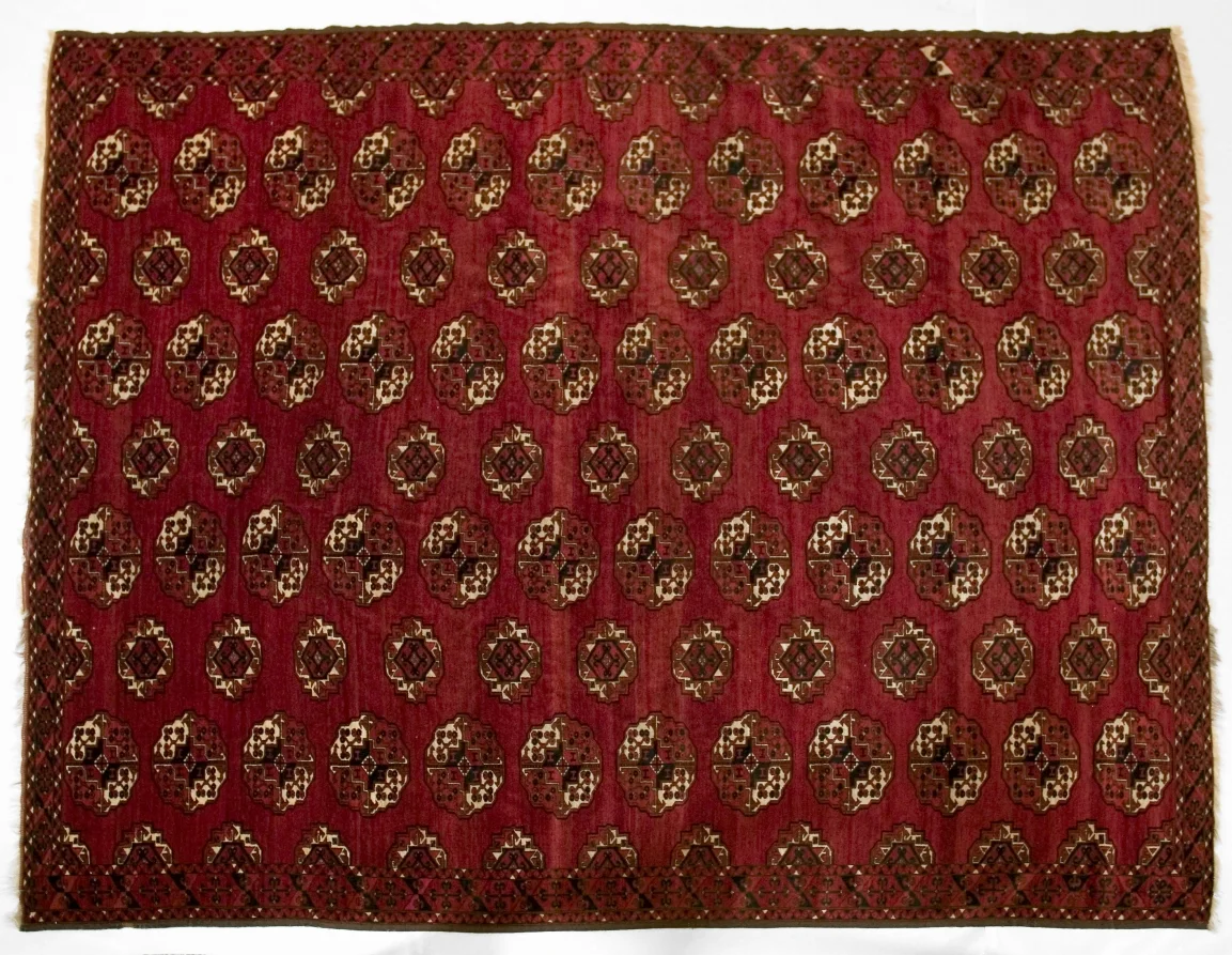 Turkmen Main Carpet  — تصویر رکورد موزهٔ هنر کلیولند (دسترسی آزاد)