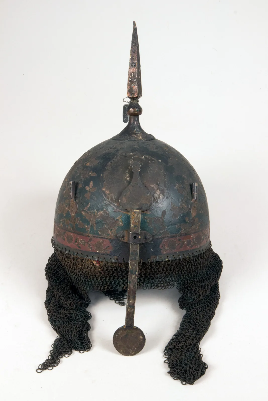 Helmet and Arm Guard — تصویر رکورد موزهٔ متروپولیتن (دسترسی آزاد)
