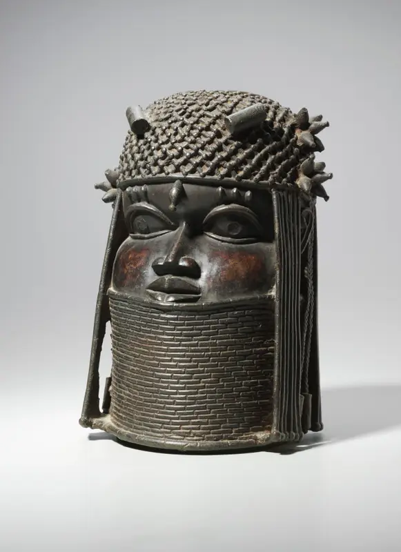 Ancestral Commemorative Head (uhunmwun-elao) — تصویر رکورد موزهٔ هنر کلیولند (دسترسی آزاد)