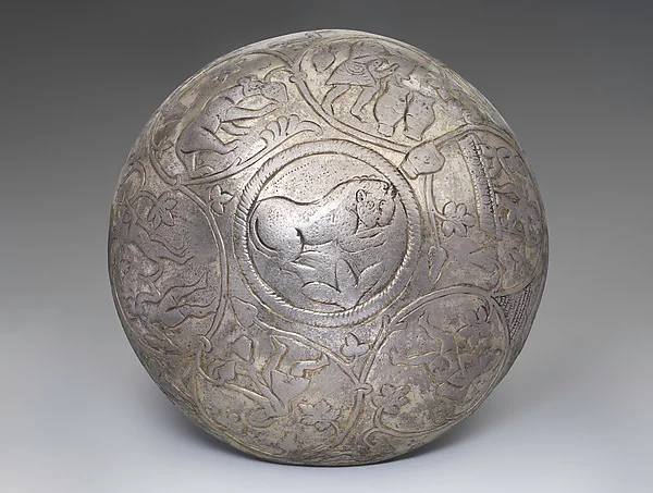 Hemispherical bowl with scenes of wine making — تصویر رکورد موزهٔ متروپولیتن (دسترسی آزاد)