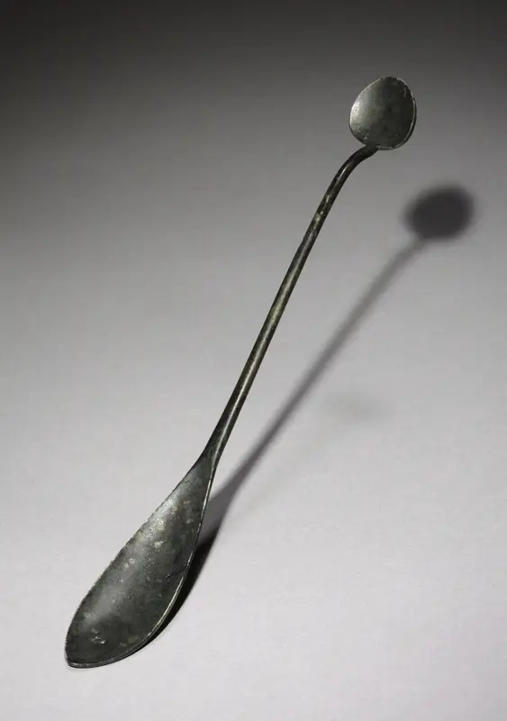 Spoon with Dual Heads — تصویر رکورد موزهٔ هنر کلیولند (دسترسی آزاد)