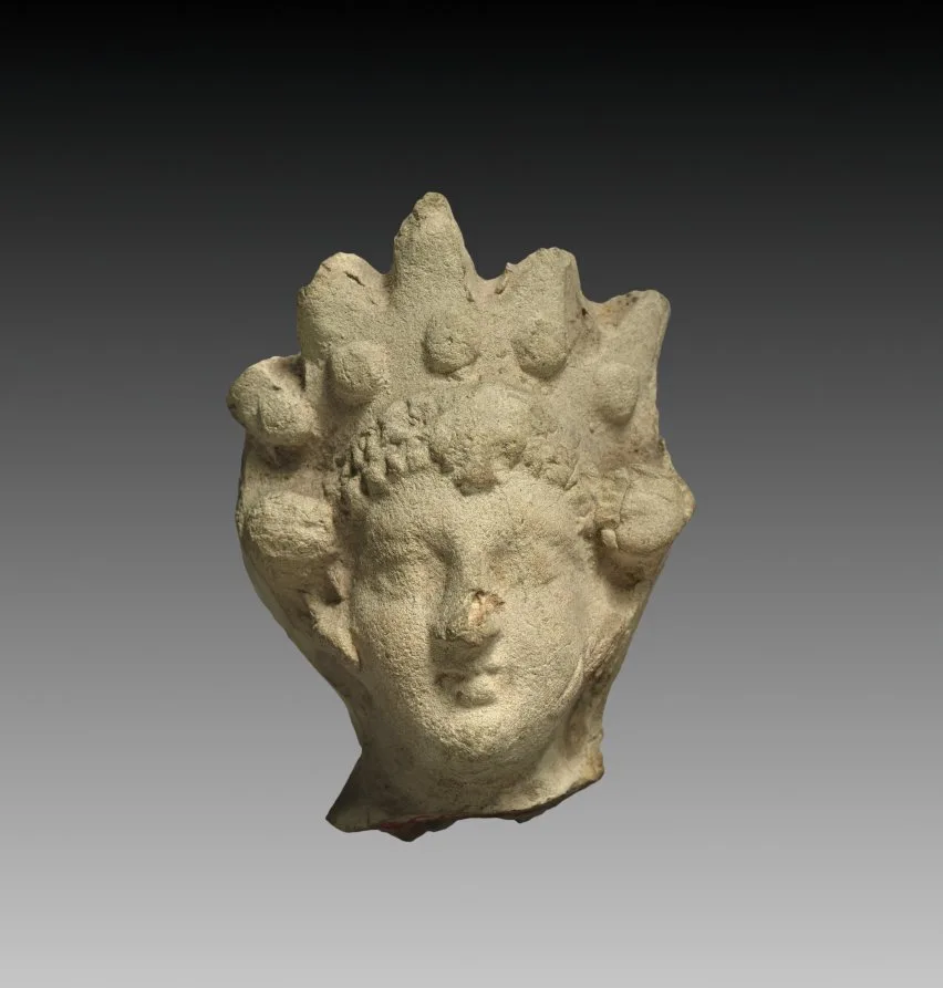 Head of a Goddess — تصویر رکورد موزهٔ هنر کلیولند (دسترسی آزاد)