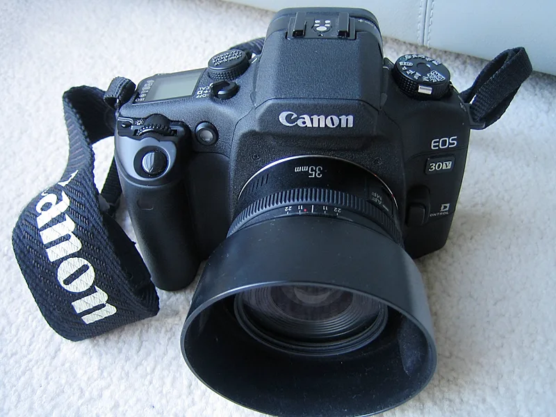 Canon EOS 30V — تصویر رکورد ویکیداده