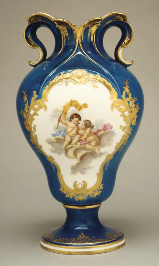 Vase (vase à oreilles) (one of a pair) — تصویر رکورد ویکیداده