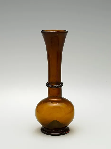 Vase — تصویر رکورد موزهٔ متروپولیتن (دسترسی آزاد)