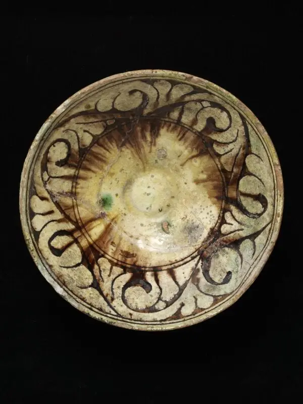 Bowl — تصویر رکورد موزهٔ ویکتوریا و آلبرت