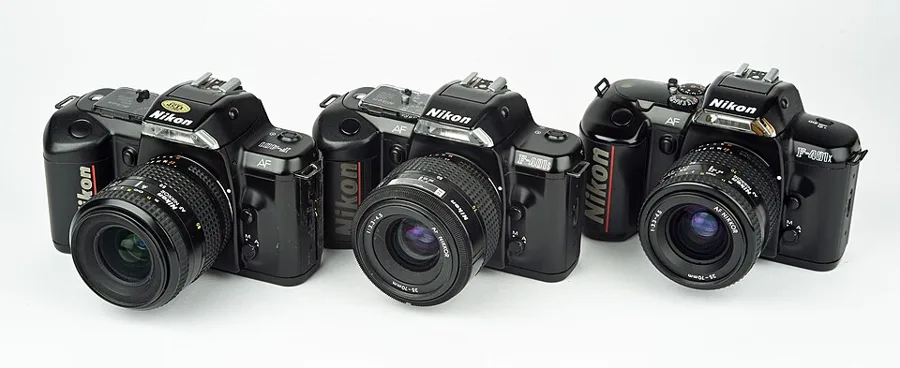 Nikon F-401 — تصویر رکورد ویکی‌داده