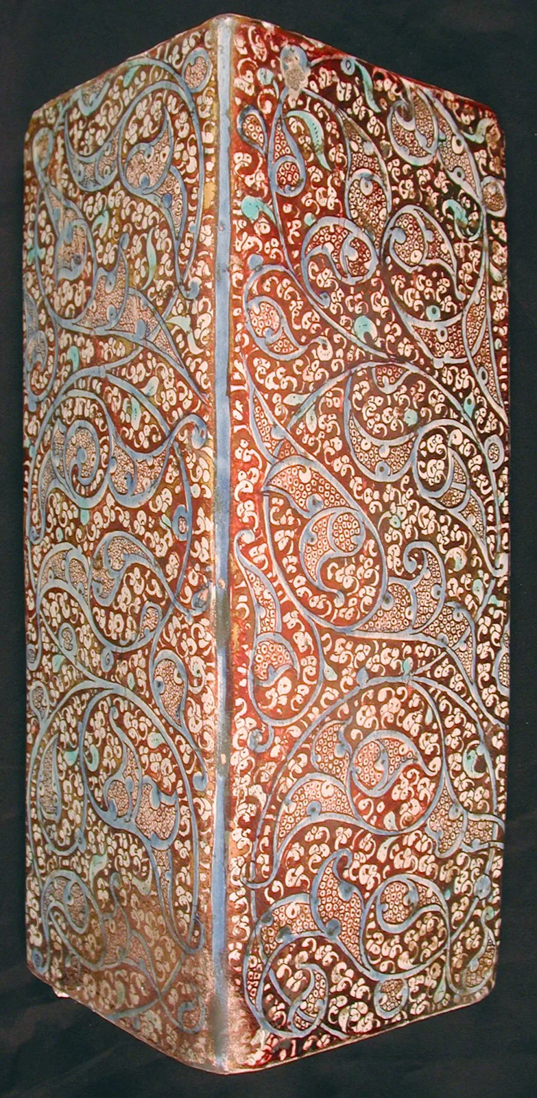 Corner Tile — تصویر رکورد موزهٔ متروپولیتن (دسترسی آزاد)