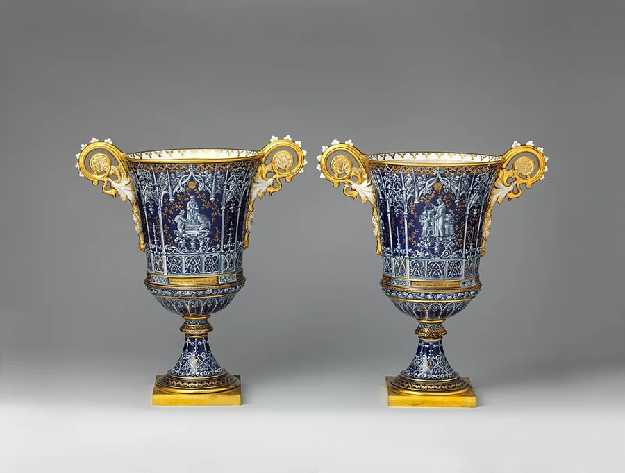 Vase (vase gothique Fragonard) (one of a pair) — تصویر رکورد ویکیداده