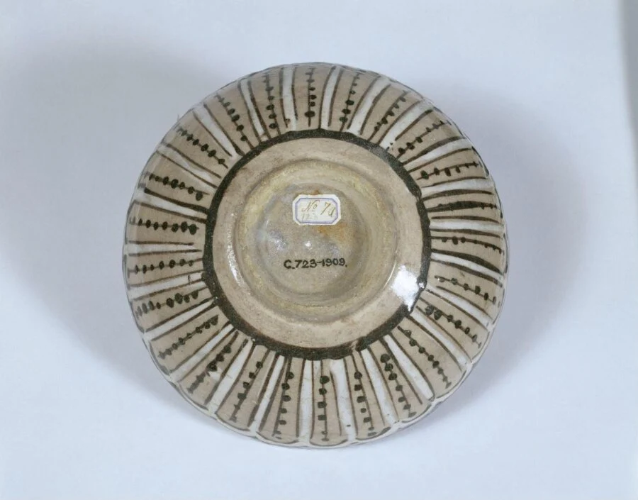 نمای تکمیلیِ همان اثر — شمارهٔ اموال C.723-1909