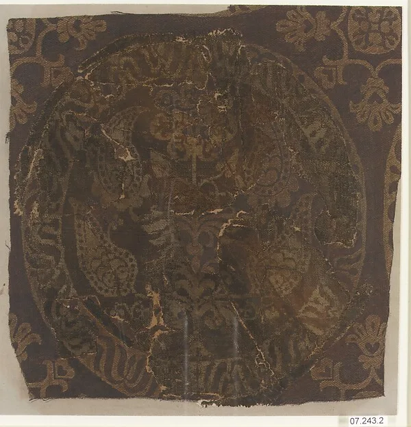 Textile Fragment — تصویر رکورد موزهٔ متروپولیتن (دسترسی آزاد)