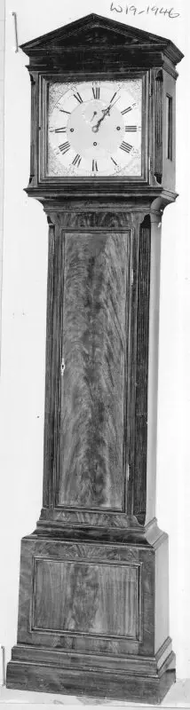 Longcase clock — تصویر رکورد موزهٔ ویکتوریا و آلبرت