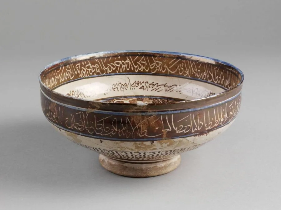 Bowl — تصویر رکورد موزهٔ ویکتوریا و آلبرت