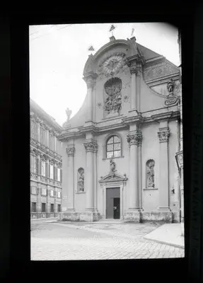 Vorderfront der Ursulinenkirche in der Sackstraße — تصویر رکورد یوروپیانا