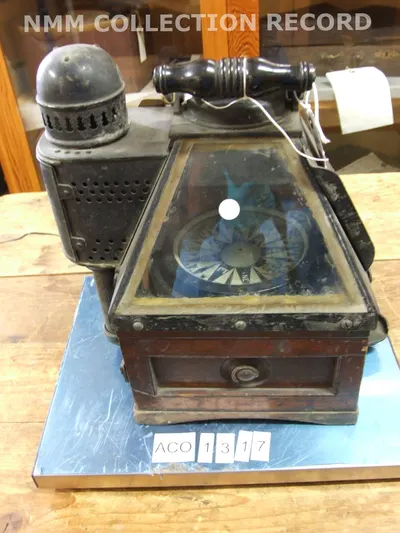 Boat's Liquid Compass and Binnacle — تصویر رکورد یوروپیانا