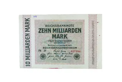 Tehnica: tipărire; Aversul: Chenar restâns din linii în val; în câmp ZEHN MILLIARDEN/MARK dedesubt zahlt die Reichsbankhauptkasse in Berlin gegen diese Banknote dem Einlieferer BERLIN, DEN 1. OKTOBER  — تصویر رکورد یوروپیانا
