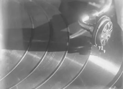 [Advertising of the record company His Master’s Voice] — تصویر رکورد یوروپیانا