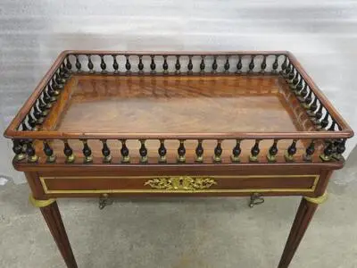 TABLE - Table à thé — تصویر رکورد یوروپیانا