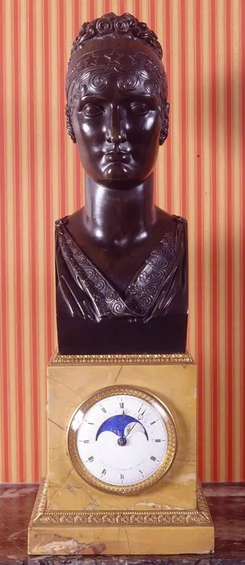 PENDULE - Pendule ornée du buste d'Elisa Bonaparte-Baciocchi — تصویر رکورد یوروپیانا
