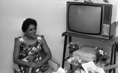 A typical room in the 1970's with the traditional tube radio and a vinile gramophone. — تصویر رکورد یوروپیانا