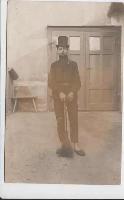 Postcard: Greeting a chimney sweeper — تصویر رکورد یوروپیانا