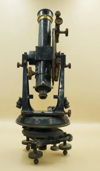 Theodolite Τ. COOKE & SONS LTD — تصویر رکورد یوروپیانا