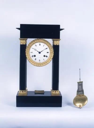 PENDULE - Pendule portique — تصویر رکورد یوروپیانا