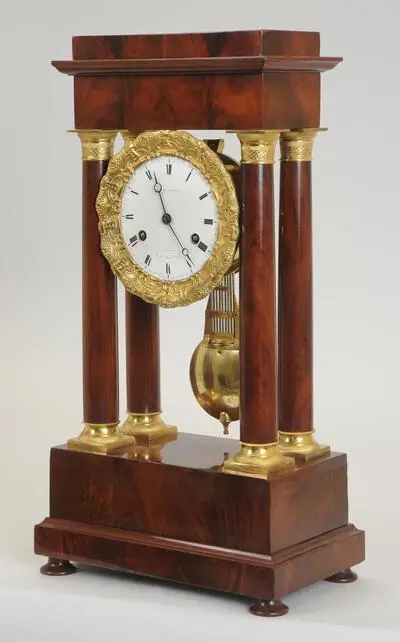 PENDULE - Pendule portique — تصویر رکورد یوروپیانا