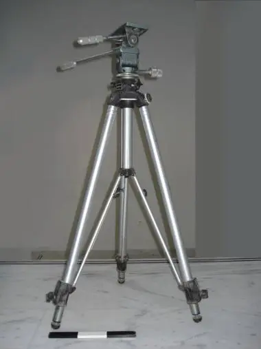Manfrotto Professional Tripod — تصویر رکورد یوروپیانا