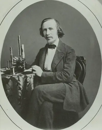 Portrait Ernst Haeckel at the Microscope — تصویر رکورد یوروپیانا