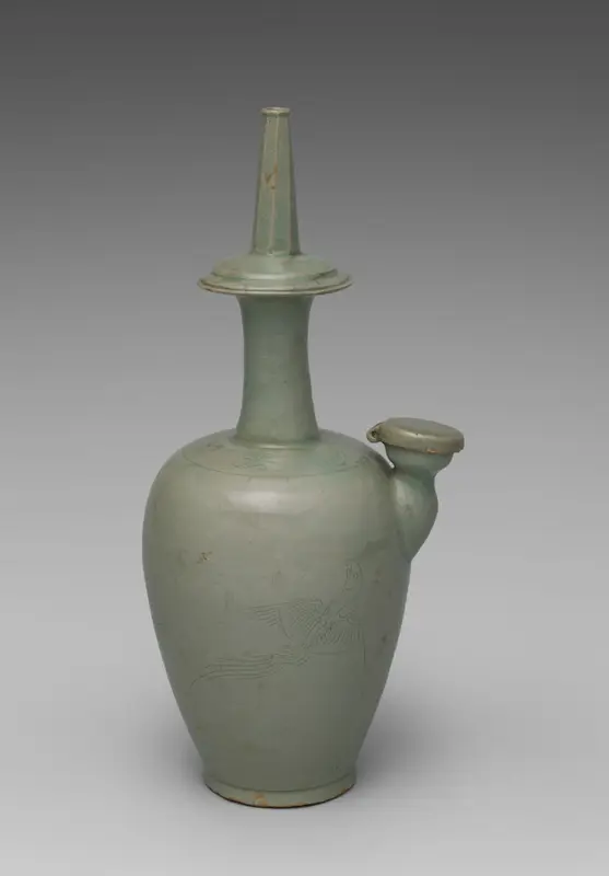 Water Ewer for Rituals (Kundika) with Incised Parrot Design — تصویر رکورد موزهٔ هنر کلیولند (دسترسی آزاد)