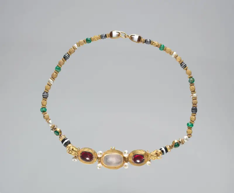 Necklace — تصویر رکورد موزهٔ هنر کلیولند (دسترسی آزاد)