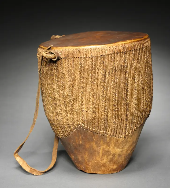 Drum (ngoma) — تصویر رکورد موزهٔ هنر کلیولند (دسترسی آزاد)