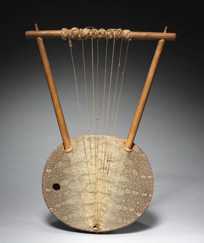 Lyre (ndongo, endongo, entongoli, or kissar) — تصویر رکورد موزهٔ هنر کلیولند (دسترسی آزاد)