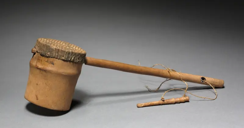 Spike fiddle (endingidi or iningidi) — تصویر رکورد موزهٔ هنر کلیولند (دسترسی آزاد)