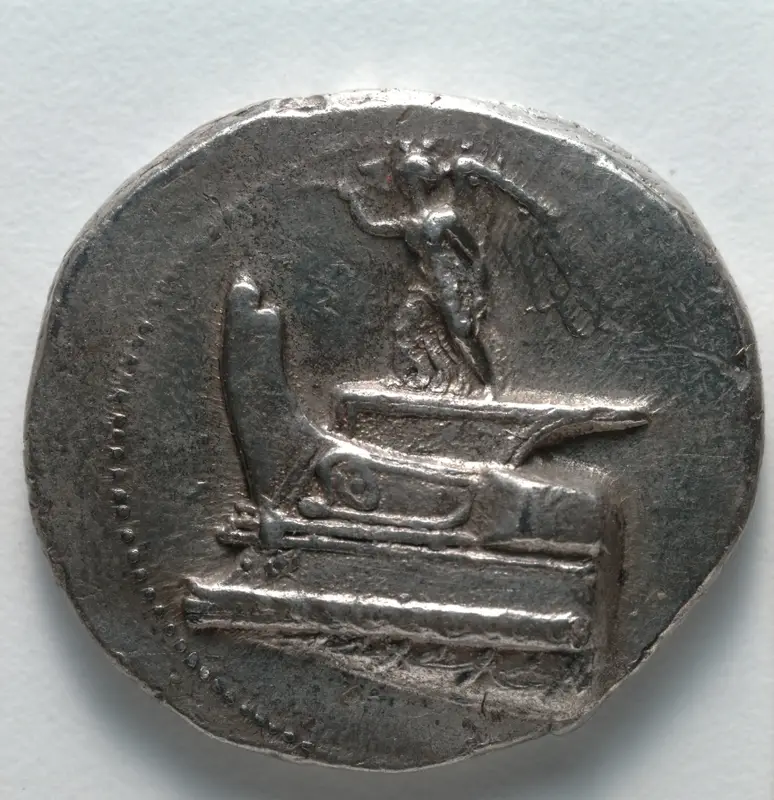 Tetradrachm: Nike on Ship's Prow, Blowing Trumpet (obverse) — تصویر رکورد موزهٔ هنر کلیولند (دسترسی آزاد)