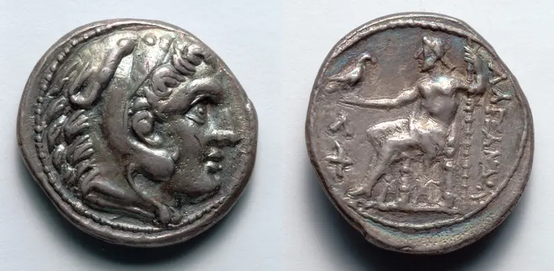 Tetradrachm: Head of Young Herakles (obverse); Zeus (reverse) — تصویر رکورد موزهٔ هنر کلیولند (دسترسی آزاد)