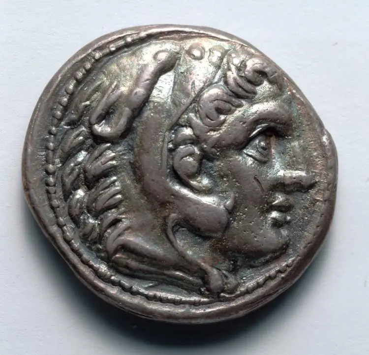 Tetradrachm: Head of Young Herakles, r., with Lion Skin (obverse) — تصویر رکورد موزهٔ هنر کلیولند (دسترسی آزاد)
