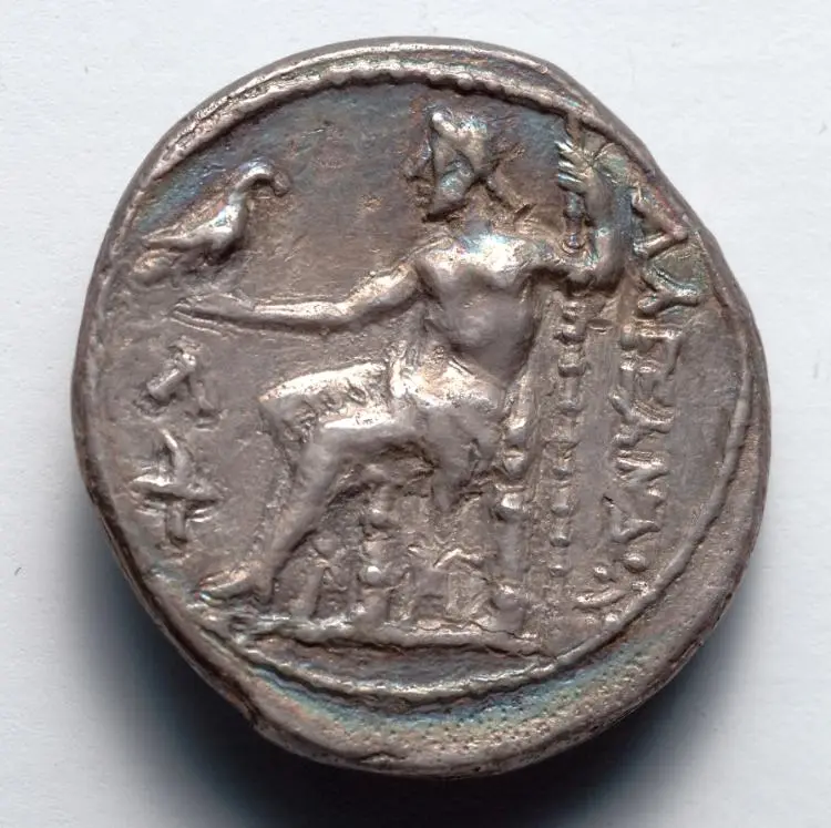 Tetradrachm: Zeus, Seated, l., Holding Staff and Eagle, Torch Left (reverse) — تصویر رکورد موزهٔ هنر کلیولند (دسترسی آزاد)